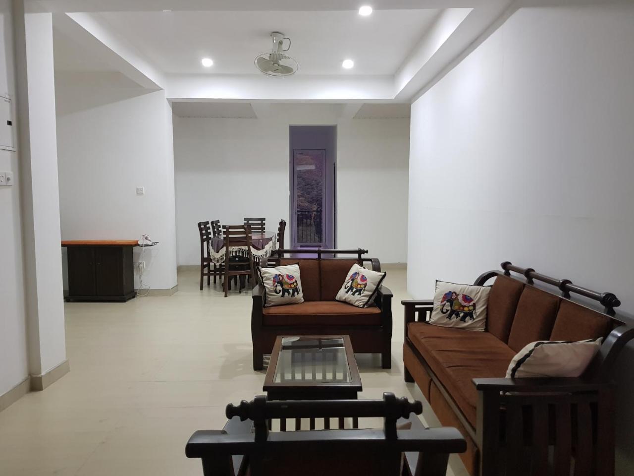 Chung cư 100 m² 2 phòng ngủ, 2 phòng tắm riêng ở Peradeniya Apartment Kandy Ngoại thất bức ảnh